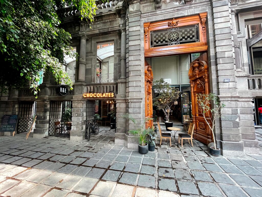 Robertina y Enriqueta. R&E. Ciudad de Puebla. Cafetería y chocolatería.