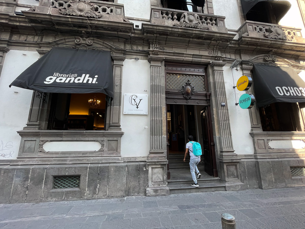 Librería Gandhi Cafetería Ocho30. Centro de Puebla. México. Café.