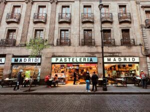 Pastelería Madrid. 5 de Febrero Número 25, Centro Histórico de la Ciudad de México. Colonia Centro. Alcaldía Cuauhtémoc. CDMX. Panadería.