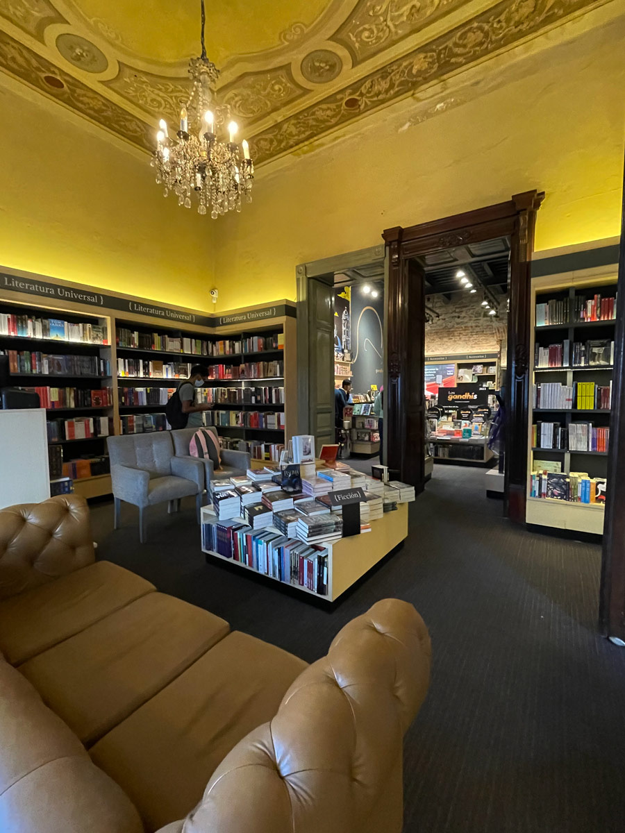 Librería Gandhi Cafetería Ocho30. Centro de Puebla. México. Café.