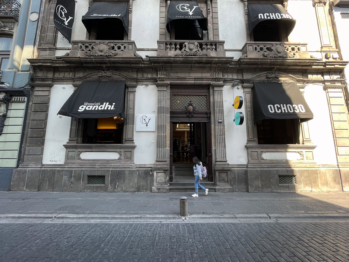 Librería Gandhi Cafetería Ocho30. Centro de Puebla. México. Café.