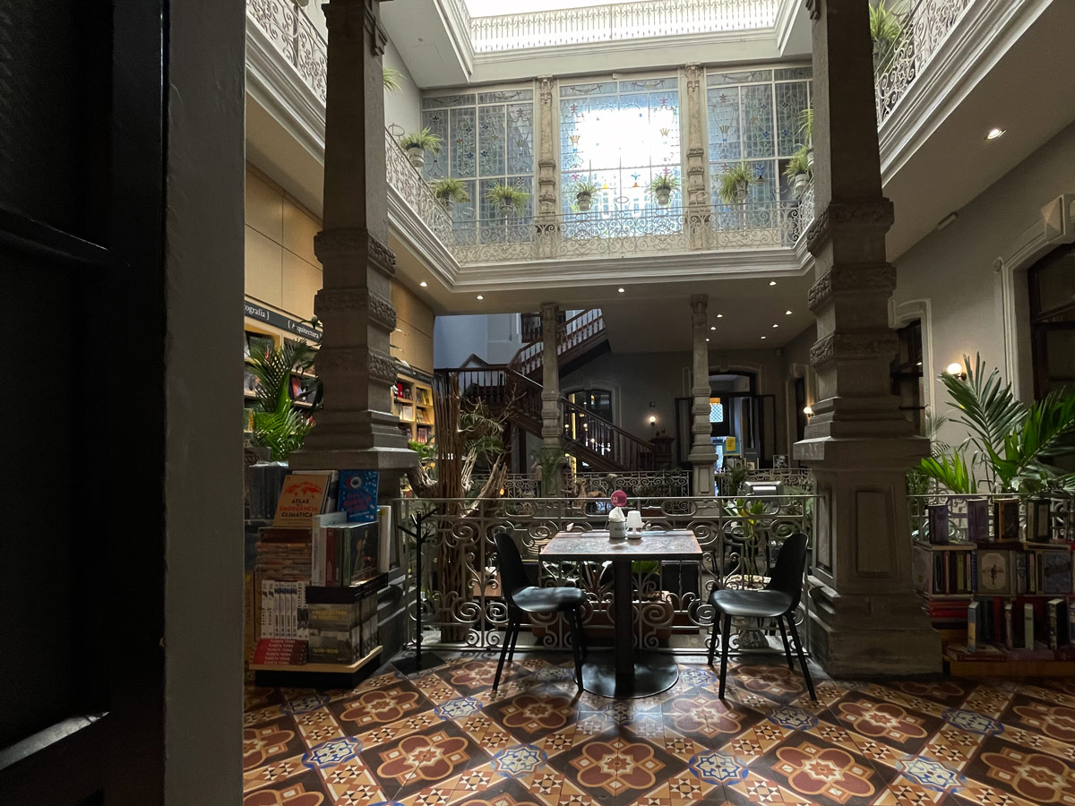 Librería Gandhi Cafetería Ocho30. Centro de Puebla. México. Café.