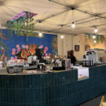 Tres Tigres Felices, cafetería de especialidad con café mexicano y pan artesanal en Paseo de la Reforma, Ciudad de México.