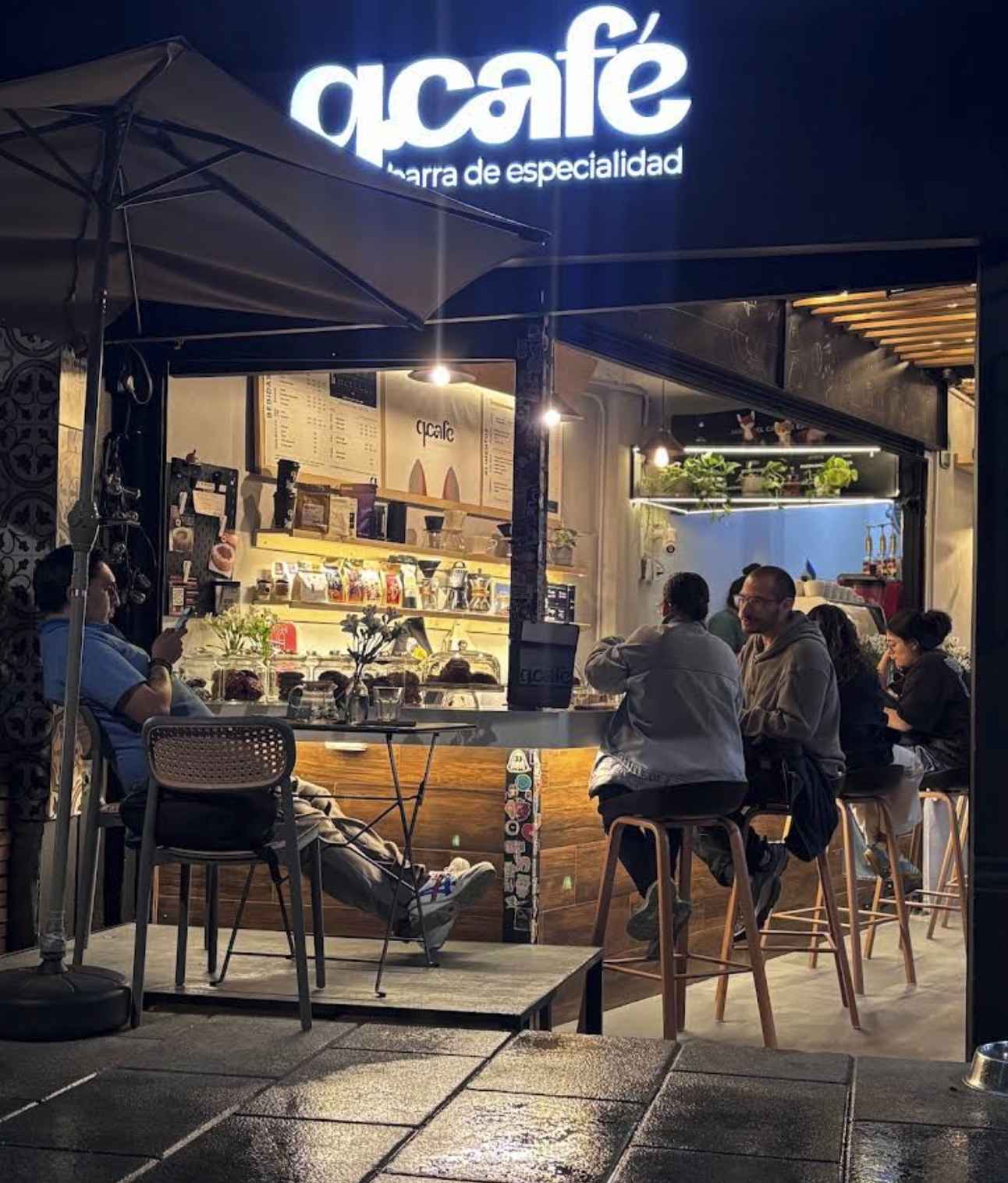 QCAFÉ Barra de Especialidad, cafetería con distintos métodos de extracción y panadería en la colonia Del Valle Norte, Ciudad de México.