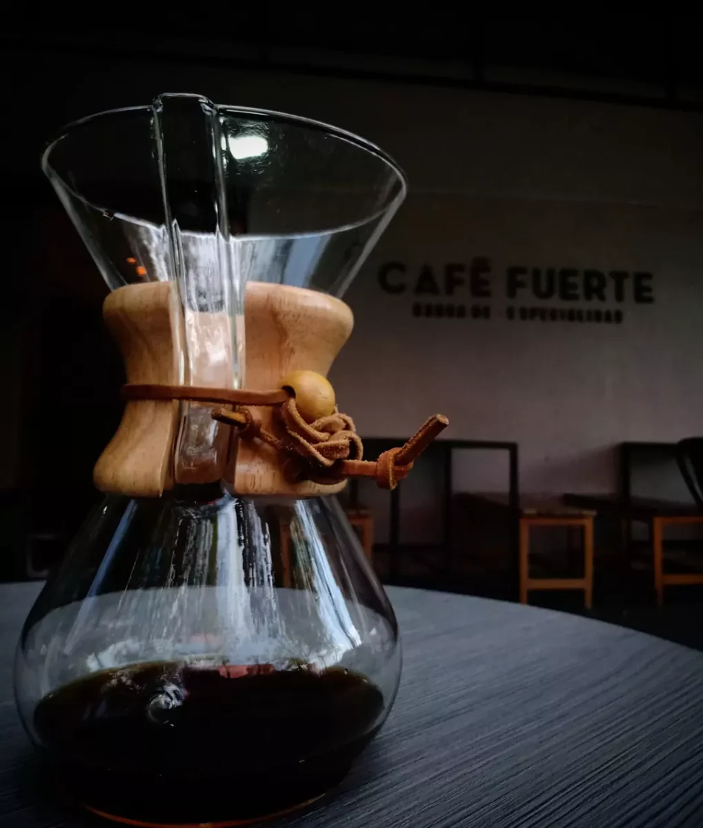 Fachada de Café Fuerte, una cafetería con desayunos y waffles en la colonia Guerrero, CDMX.