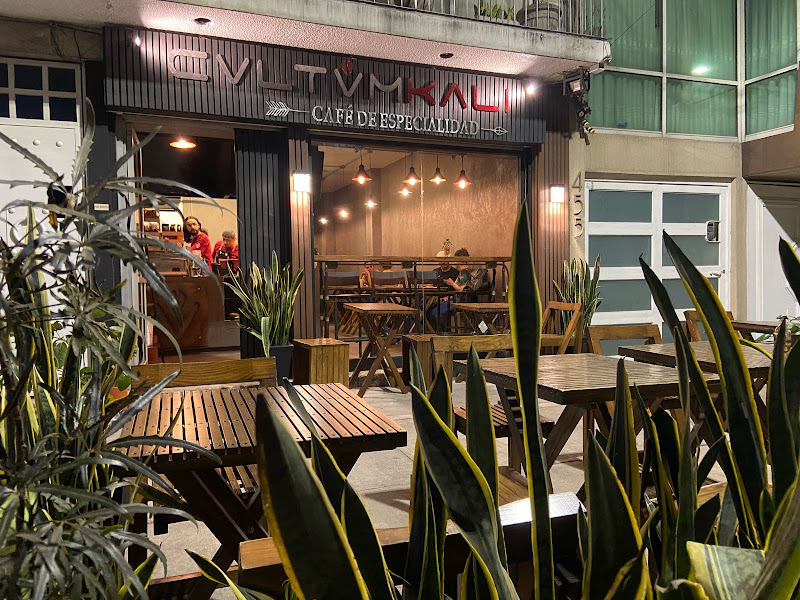 Cultumkali Café, cafetería de especialidad con métodos de extracción, chai casero, focaccia y pan artesanal en Narvarte Poniente, Ciudad de México.
